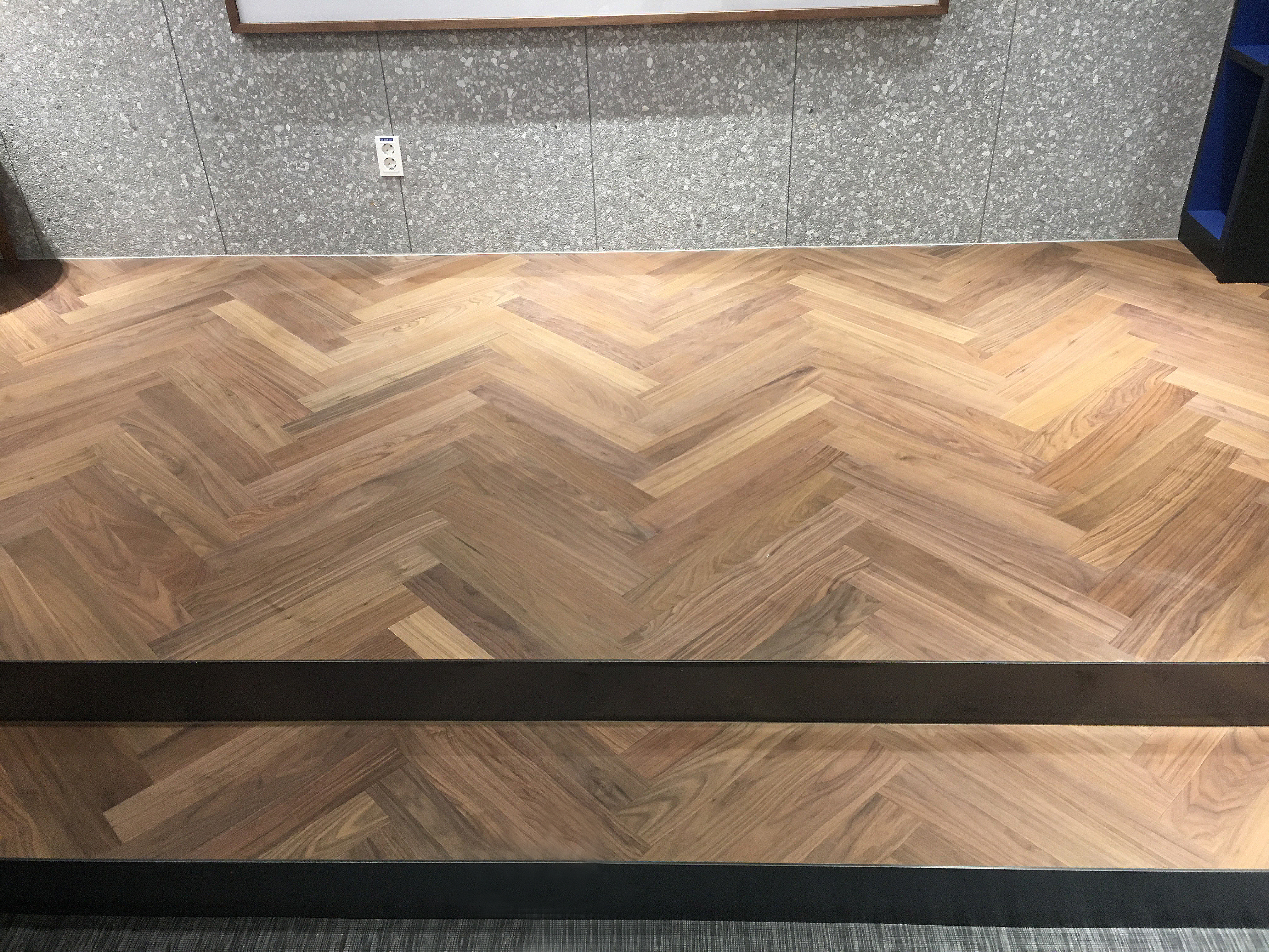 Walnut HB 10x90x600-3.JPG